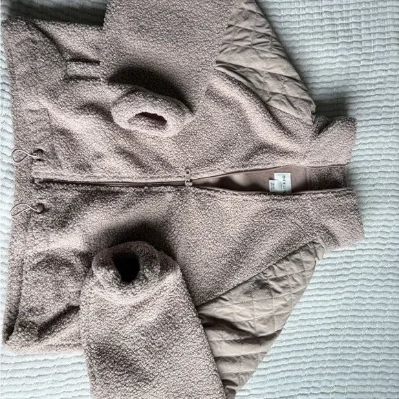 Offline by Aerie Quilted Sherpa Jacket - Picture 3 of 6